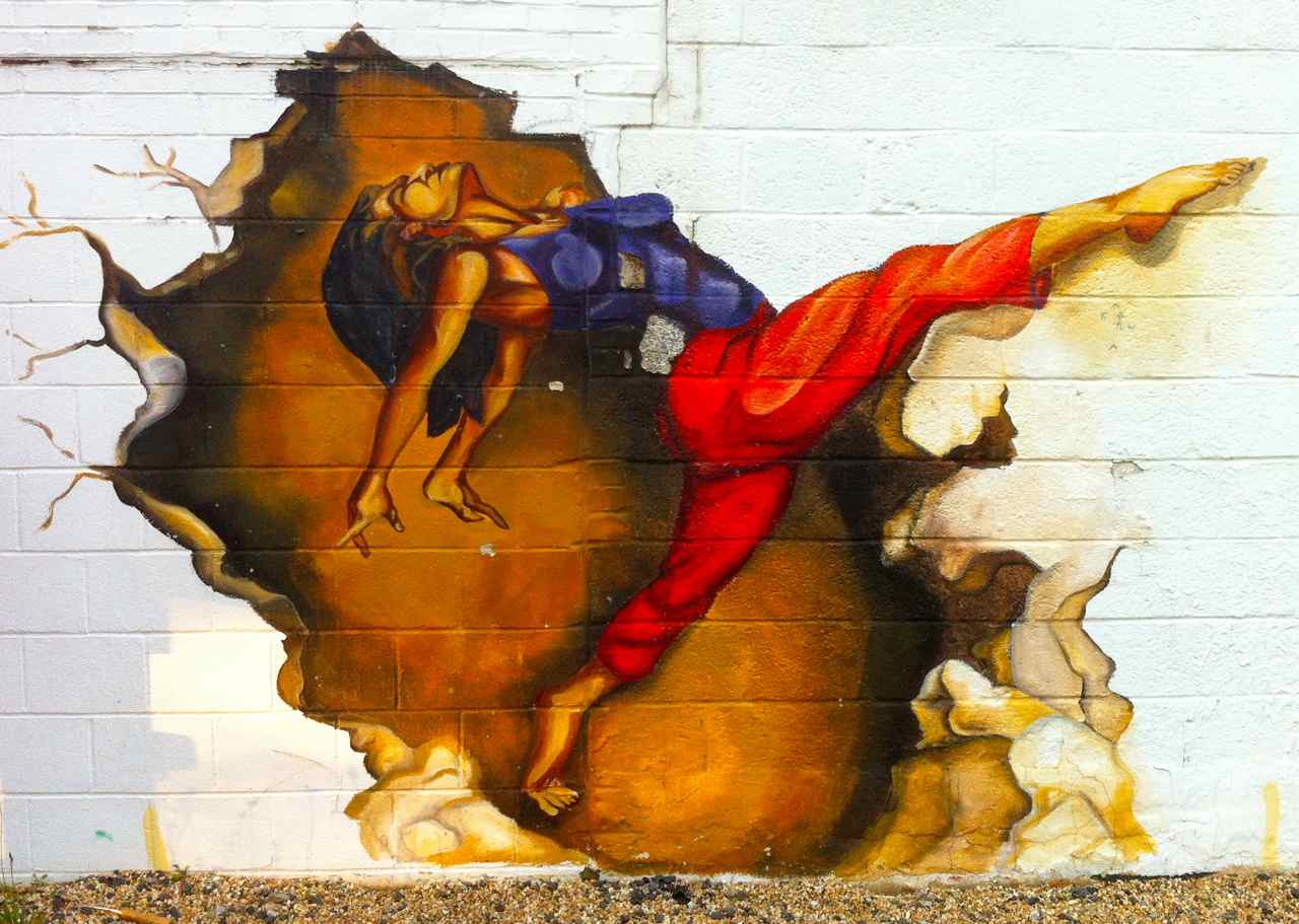 http://zhurnaly.com/images/Dance_Place_Mural.jpg