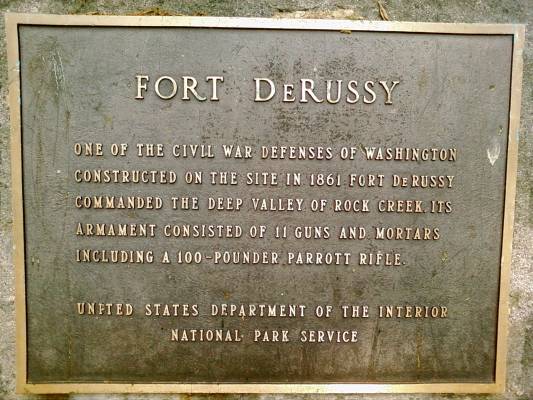 Fort_DeRussy_plaque