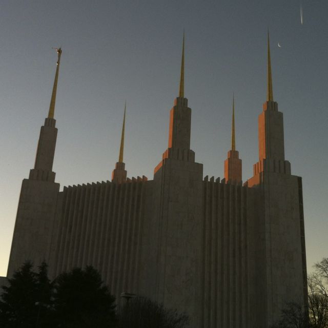 http://zhurnaly.com/images/Kensington_Mormon_Temple_sunrise_2.jpg