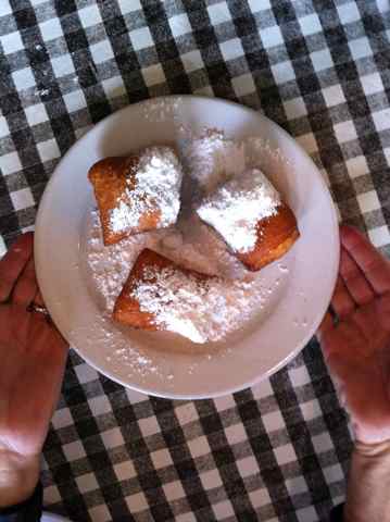 http://zhurnaly.com/images/Louisiana_Kitchen_beignets.jpg