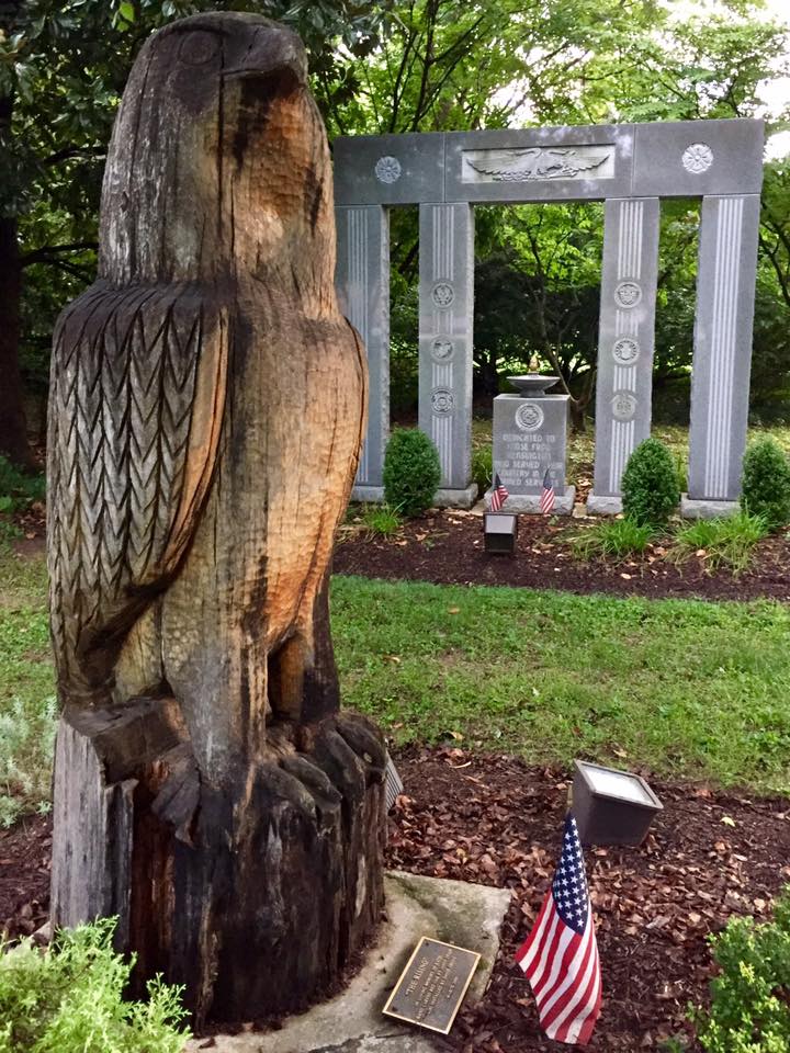 http://zhurnaly.com/images/Totem_eagle_Ernest_Memorial_Park_Kensington_David_Swain.jpg