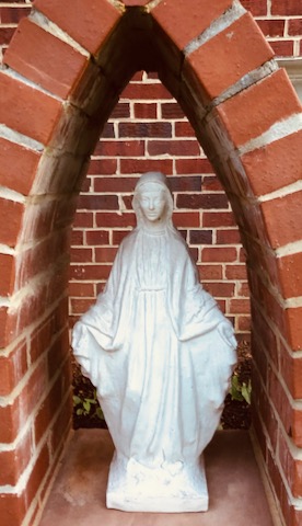 http://zhurnaly.com/images/run/Mary-statue_2020-04-25.jpg