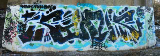 http://zhurnaly.com/images/running/American_Legion_Bridge_Graffiti_3.jpg