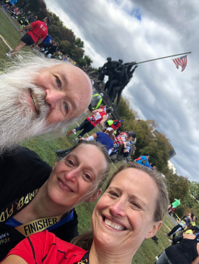http://zhurnaly.com/images/running/MCM_finish_line_kerry_kristin_z_2018-10-28a_t.jpg